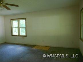 1673 Jenkins Valley Rd - Photo 2