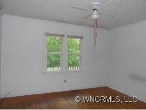1673 Jenkins Valley Rd - Photo 4