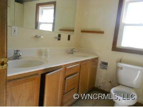 1673 Jenkins Valley Rd - Photo 6