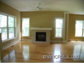 275 Newberry Dr - Photo 3