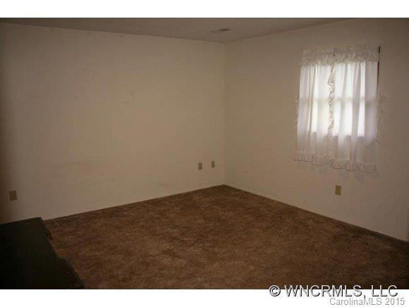 215 ASHELAND DRIVE - Photo 11