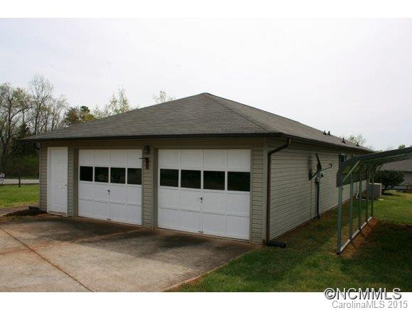 215 ASHELAND DRIVE - Photo 16
