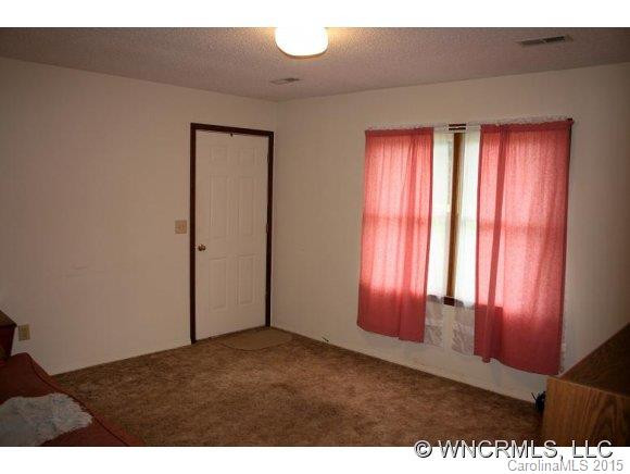 215 ASHELAND DRIVE - Photo 6