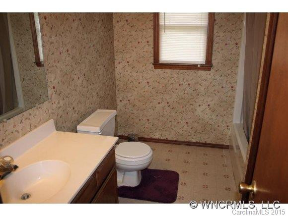 215 ASHELAND DRIVE - Photo 10
