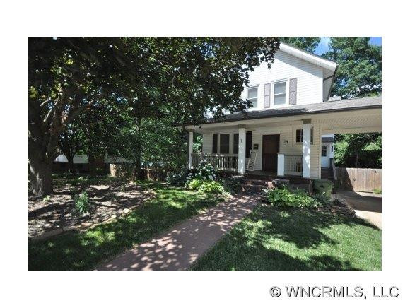 1 Lucerne Ave