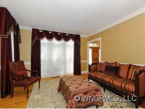 27 Forest Road - Photo 4
