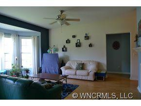 205 Zachs Place - Photo 4
