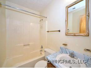 8 WINDMERE DRIVE - Photo 13
