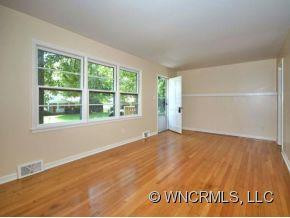 28 FORESTDALE DRIVE - Photo 3