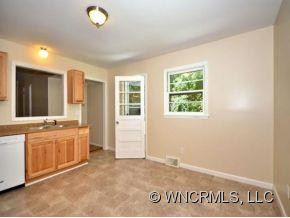 28 FORESTDALE DRIVE - Photo 7