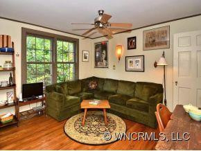 9 PINE TREE ROAD - Photo 13