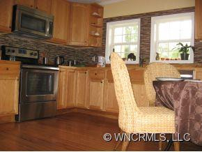 16 Central Ave West - Photo 3