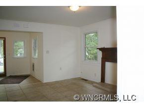401 VARSITY - Photo 18