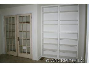 401 VARSITY - Photo 9