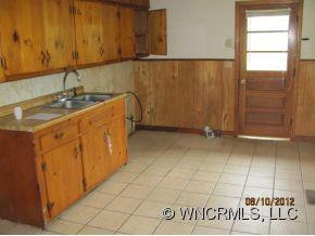 248 ROLLINS ST. - Photo 2