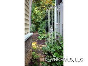 246 Charlestown Drive - Photo 13
