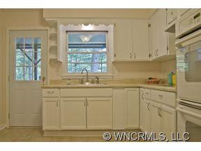 16 Hawthorne - Photo 3