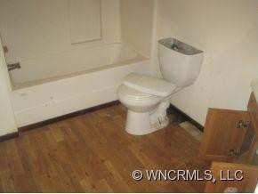  - Photo 4