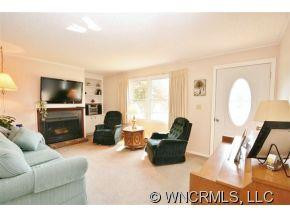 16 Lilac Lane - Photo 2