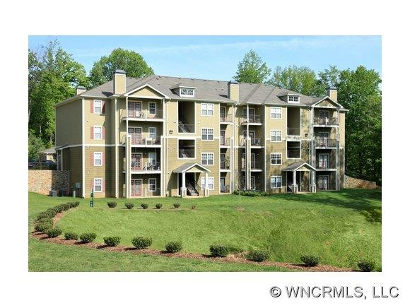 300 Vista Lake Drive #106