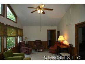 138 Holly Street - Photo 3