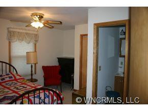 138 Holly Street - Photo 5