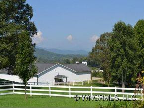5 WESTWIND DRIVE - Photo 4