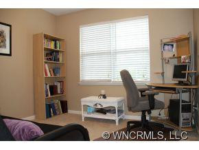 389 Wiltshire Circle - Photo 17