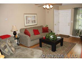 389 Wiltshire Circle - Photo 3
