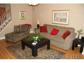 389 Wiltshire Circle - Photo 4
