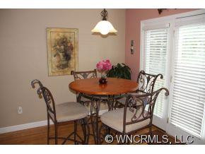 389 Wiltshire Circle - Photo 8