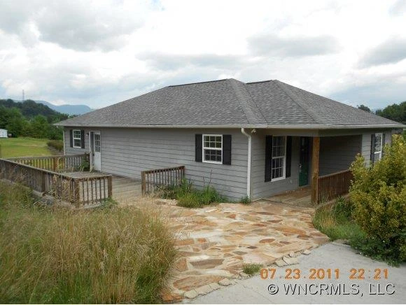 219 Hayfields Dr