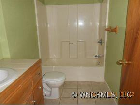 219 Hayfields Dr - Photo 3
