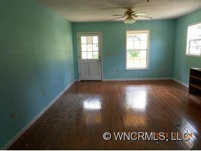 219 Hayfields Dr - Photo 8