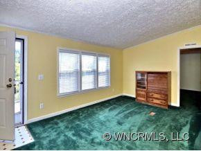 4 Springlawn Way - Photo 3