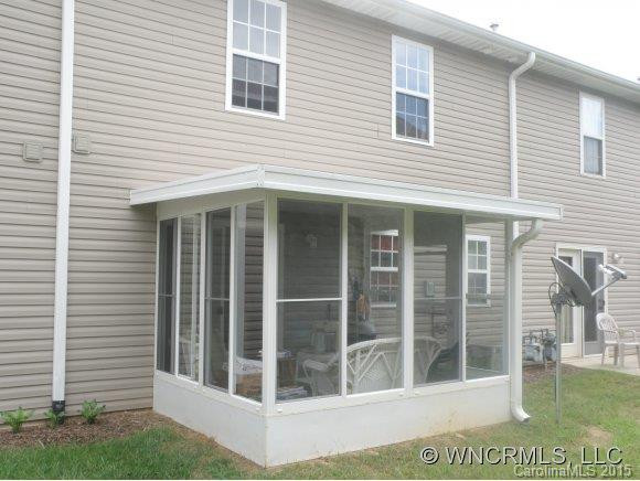 93 Farington Circle - Photo 2