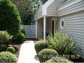 7 Stuart Circle - Photo 2