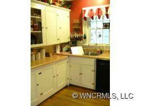 210 Yancey Rd - Photo 6