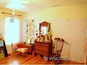 100 ARBUTUS LANE - Photo 15