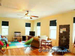 100 ARBUTUS LANE - Photo 19