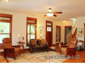100 ARBUTUS LANE - Photo 5