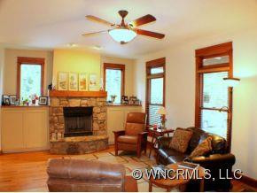 100 ARBUTUS LANE - Photo 6