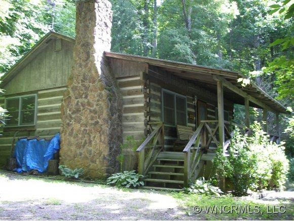 32 LOG CABIN DRIVE