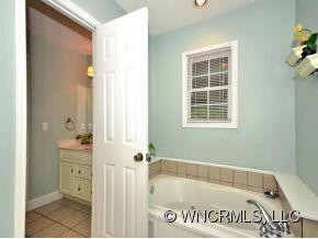 184 WOODS END DRIVE - Photo 7