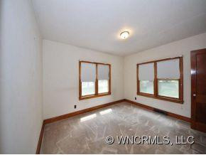 775 FAIRVIEW ROAD - Photo 10