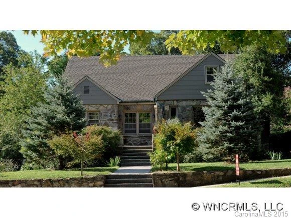 15 Colonial Place