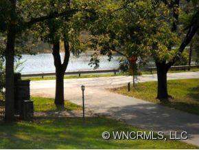 15 E. AVON PKWY - Photo 2