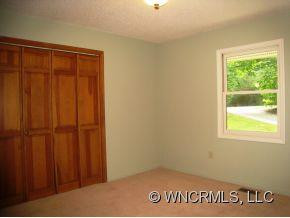 121 CONTINENTAL DRIVE - Photo 11