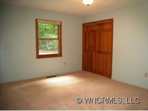 121 CONTINENTAL DRIVE - Photo 12