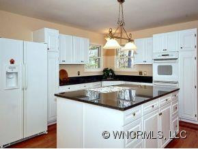 121 CONTINENTAL DRIVE - Photo 6